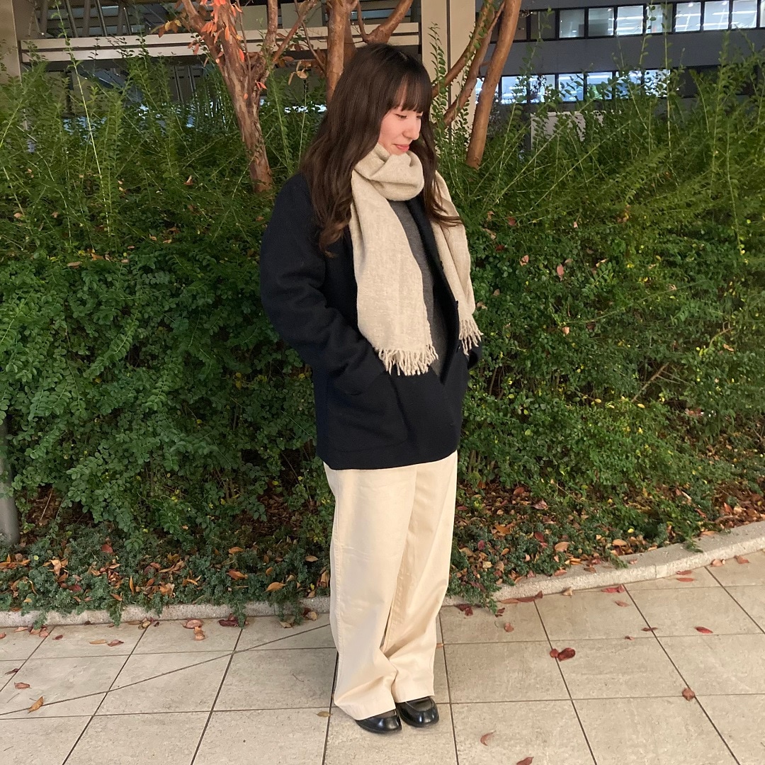 マフラーを付けた女性の写真