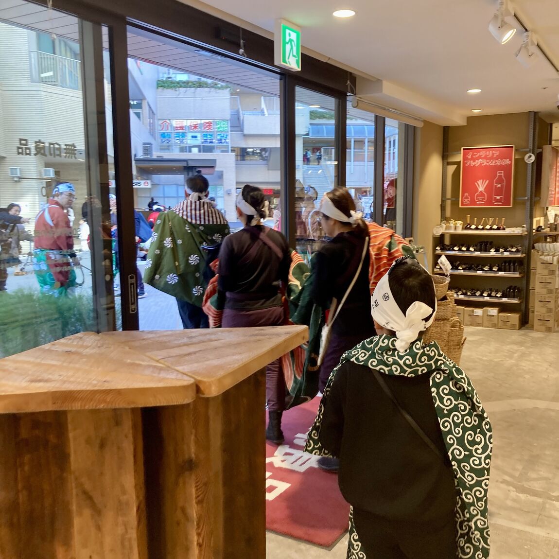 獅子舞さん帰ります。