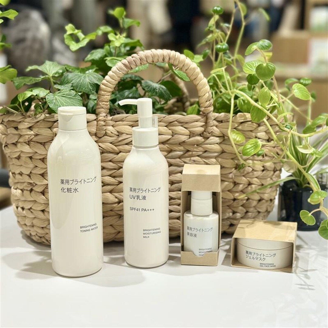 薬用ブライトニング　４つ