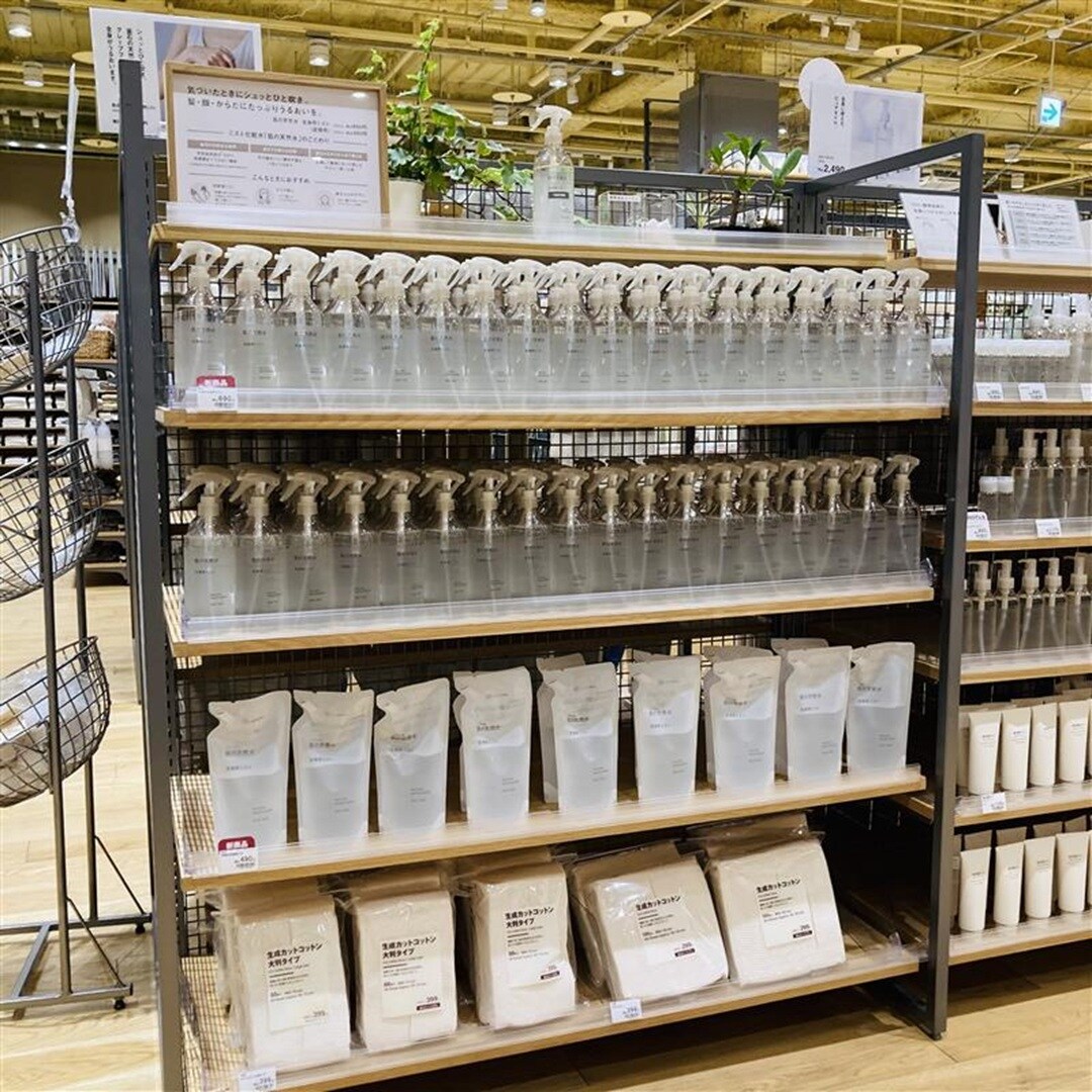 肌の天然水　売場