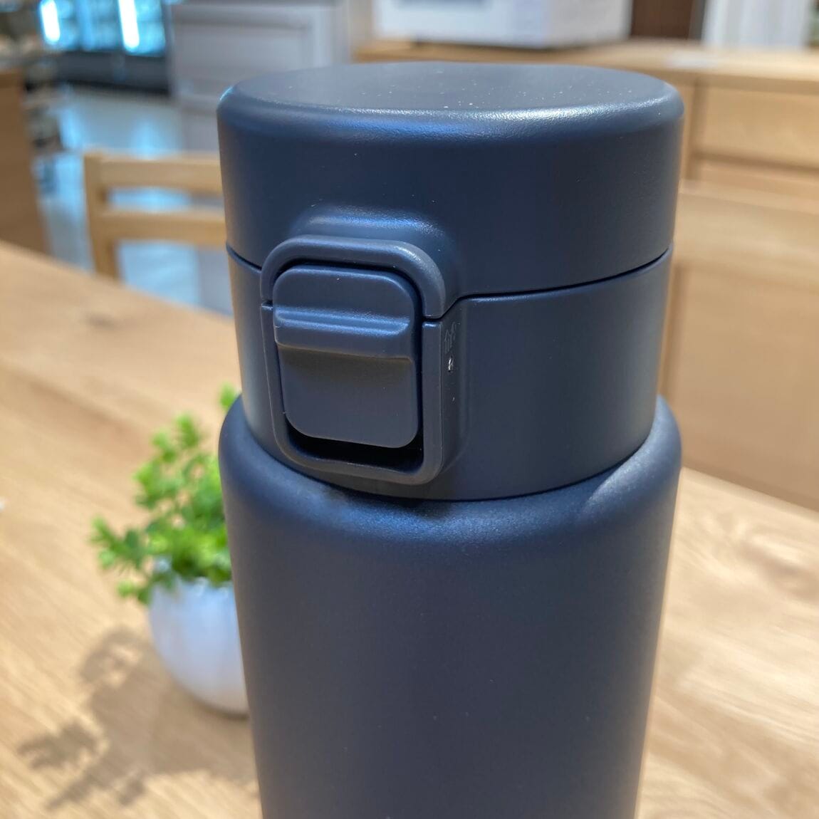 046832 260306 01.05.jp