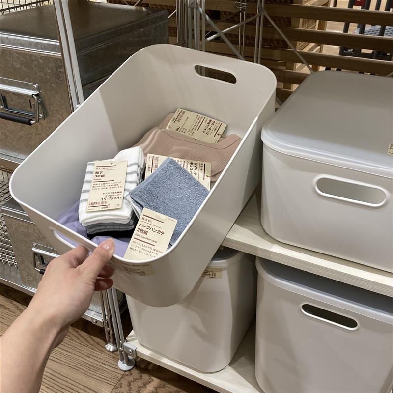 【堅田】やわらかポリエチレンに衣類を入れてみました