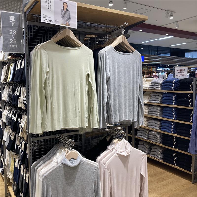 シアーシャツ売場