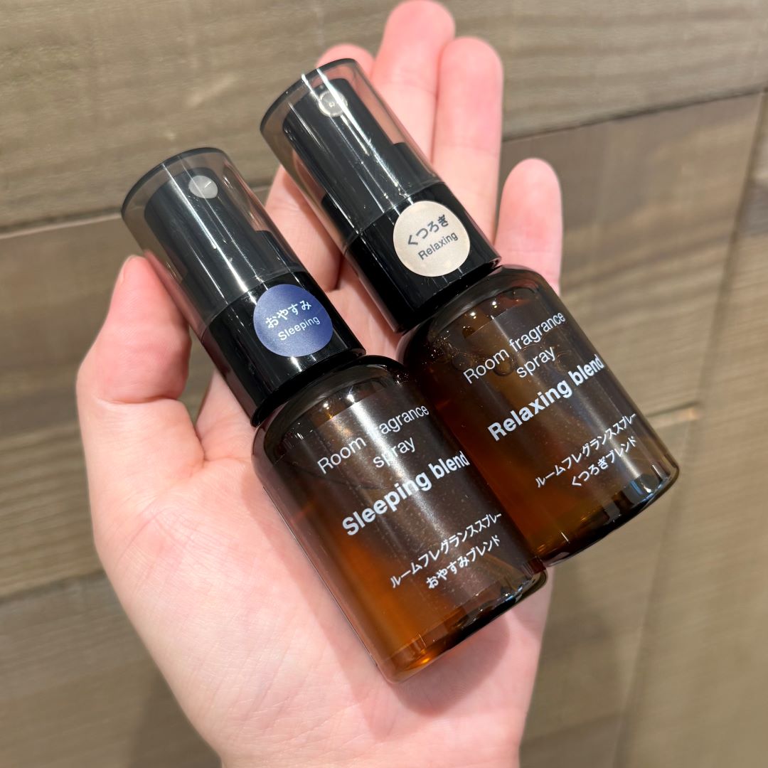 手のひらサイズの携帯用スプレーの画像