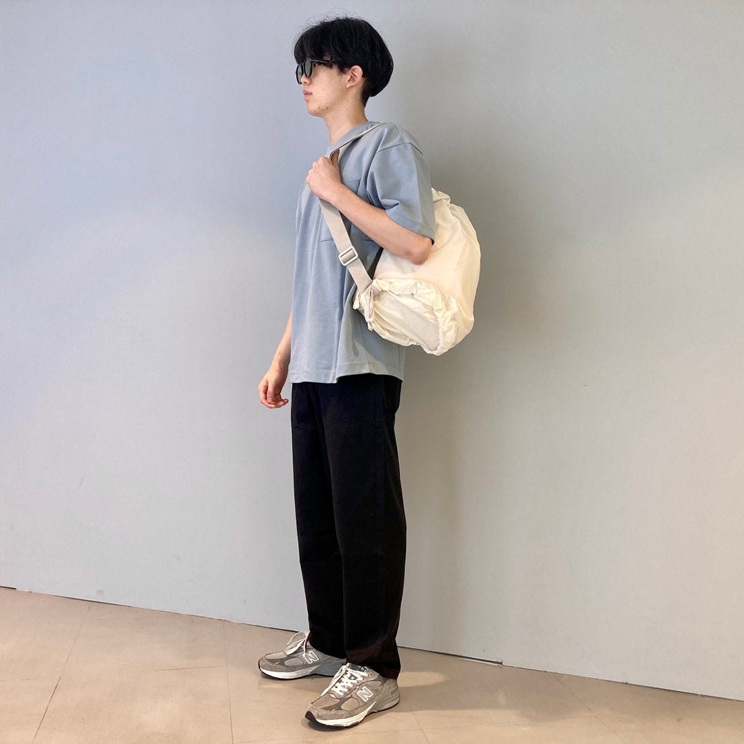 ブルーと白の組み合わせで爽やかな印象に