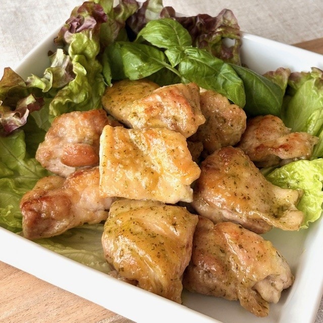 チキンソテーバジルソース