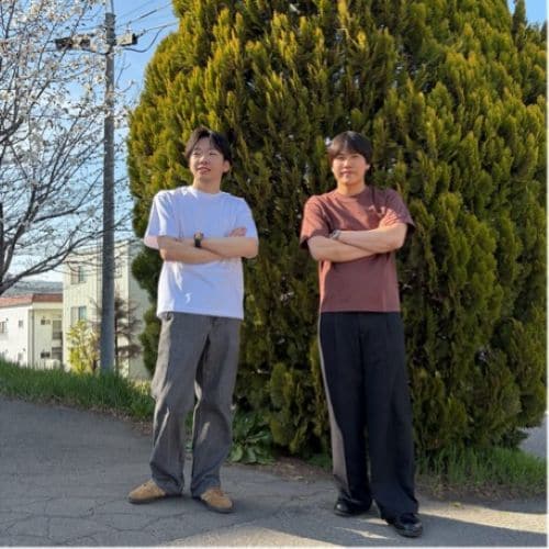 Tシャツを着た男性の画像