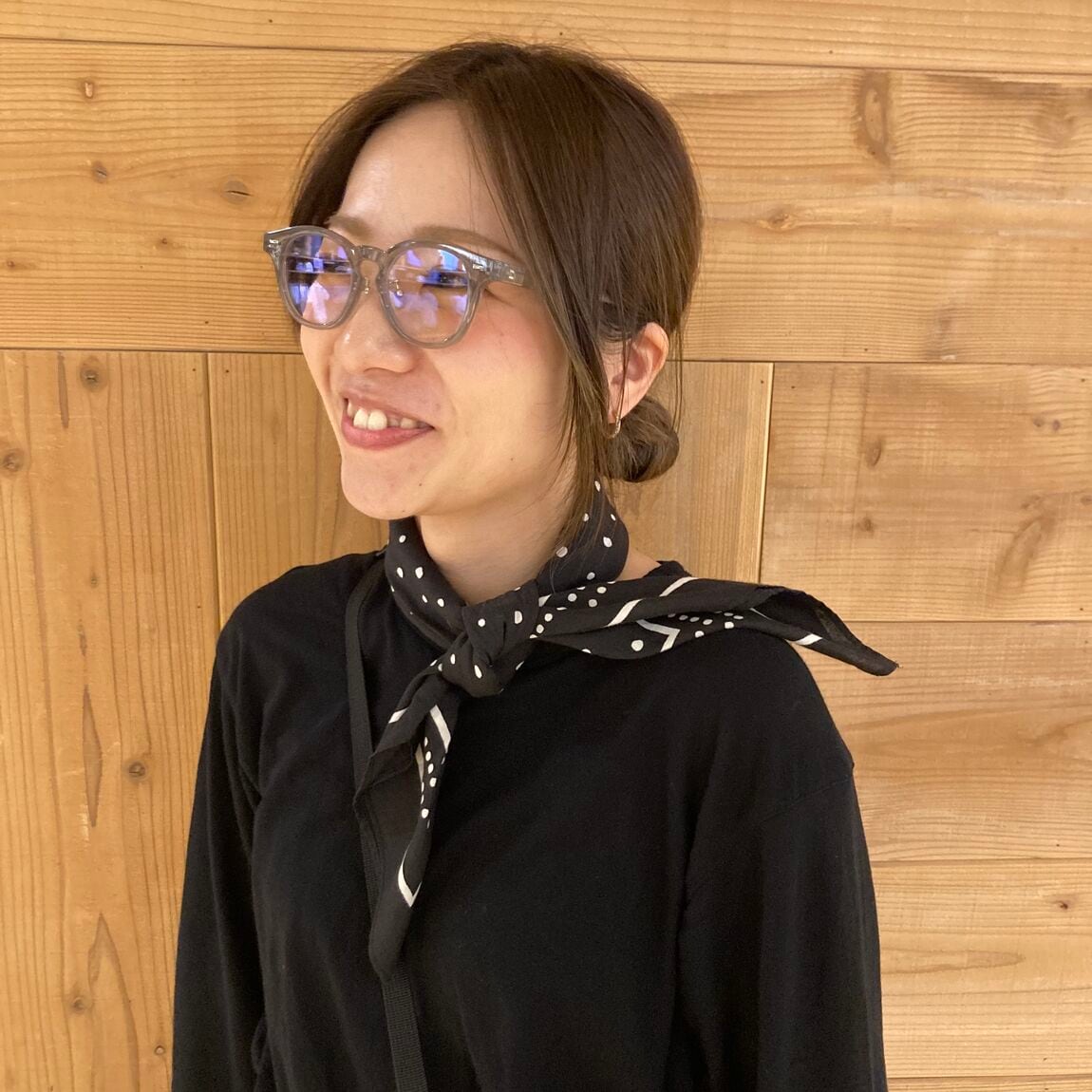 東さん