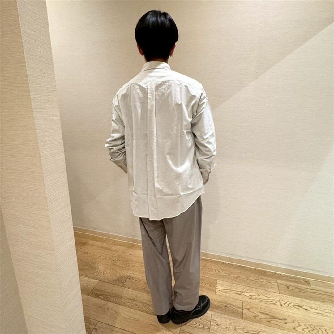 背面