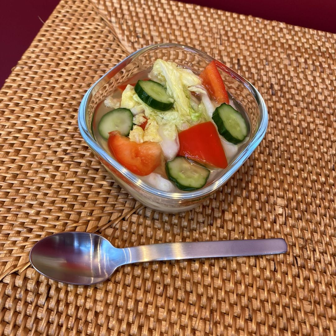 野菜を切って粉末を和え、水を加えるだけで完成