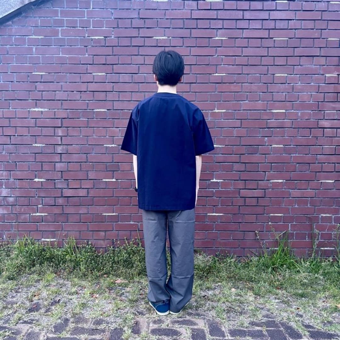背面