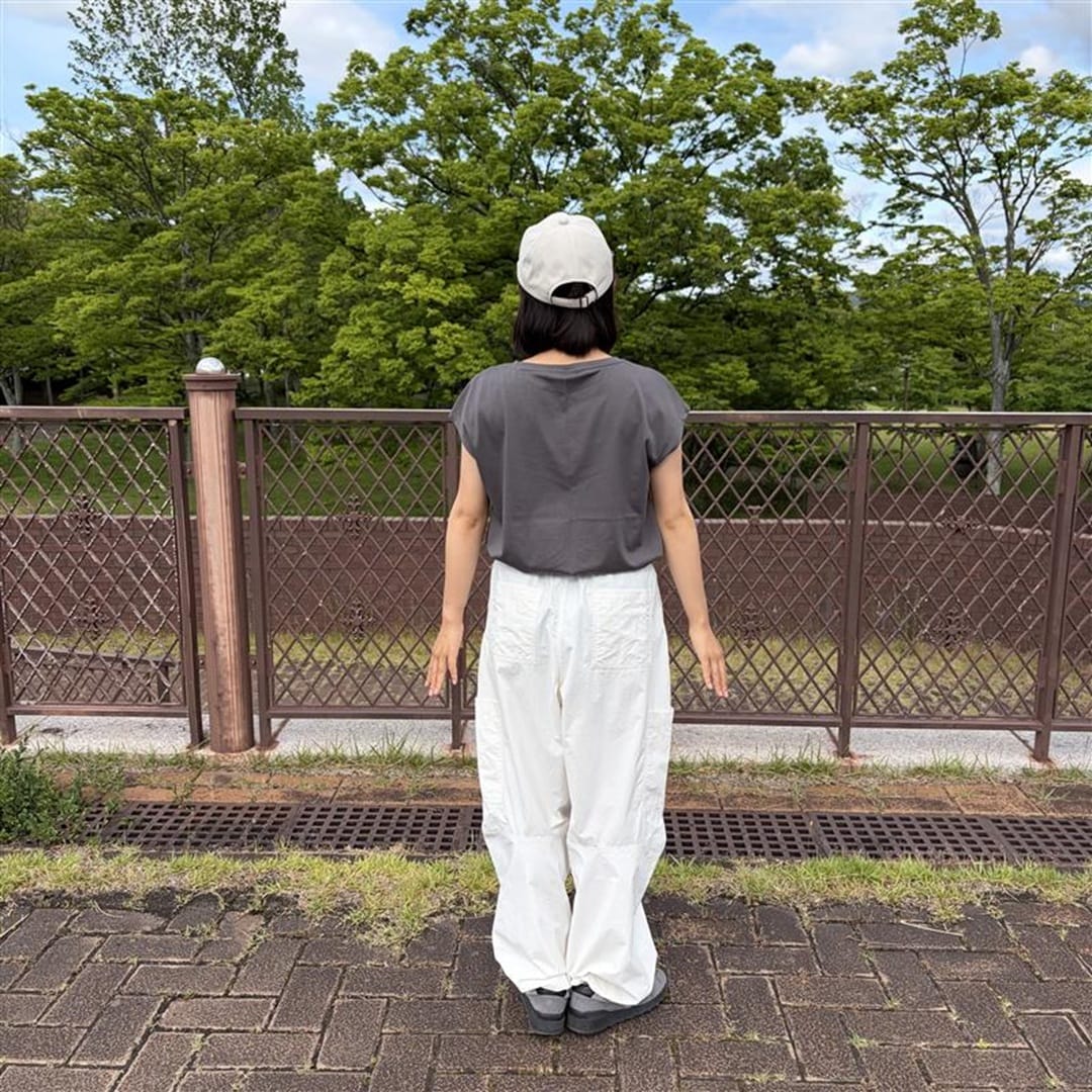 背面