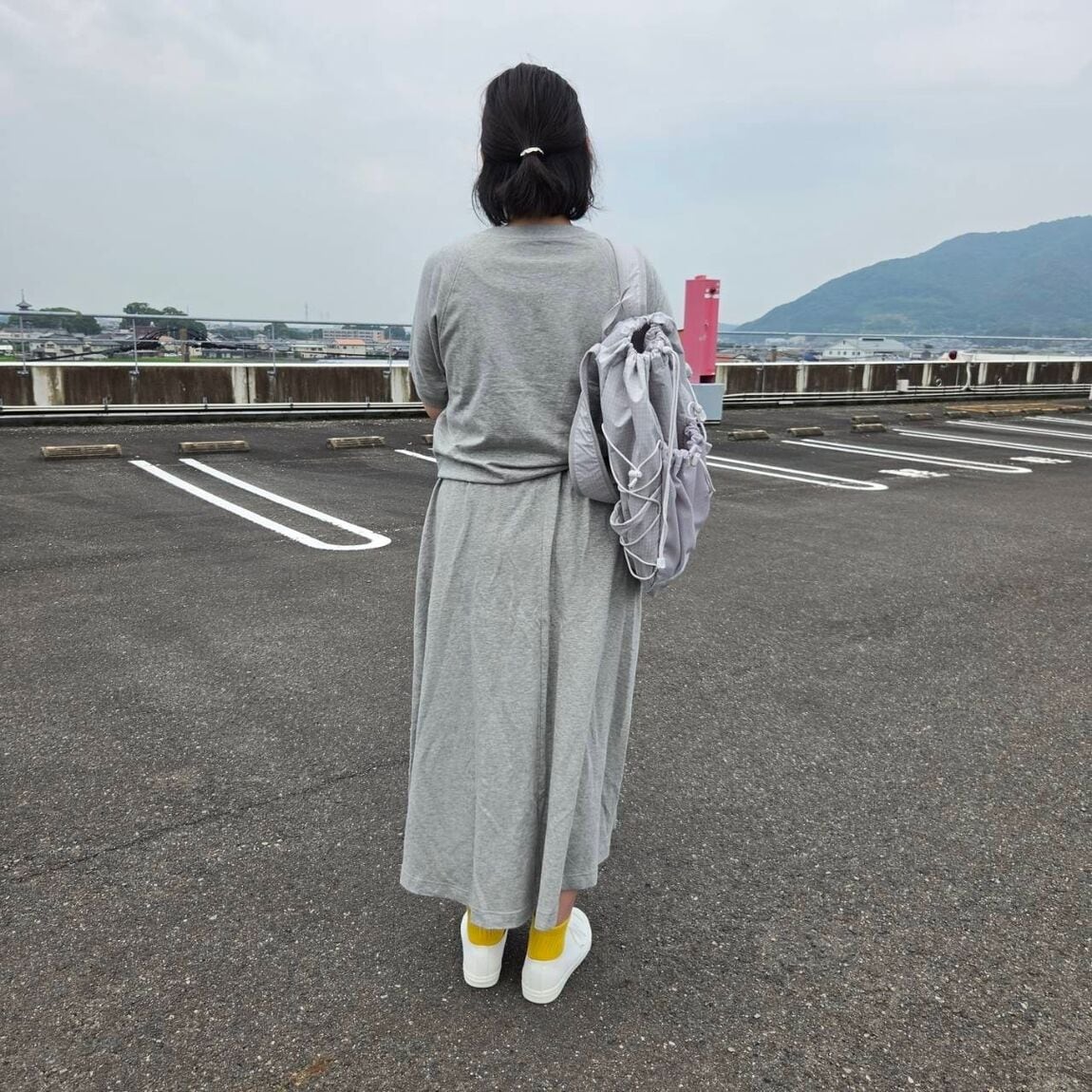 と３