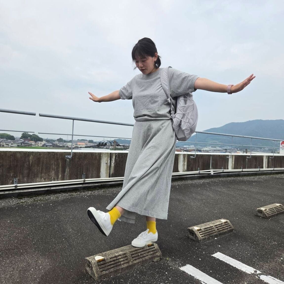 と４
