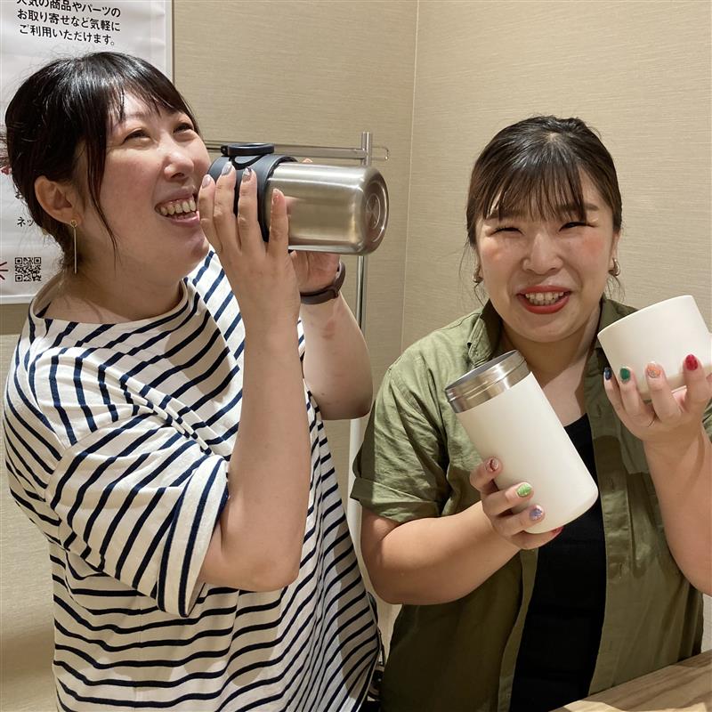 冷やしたまま持ち運べる　ペットボトル用保冷ホルダー