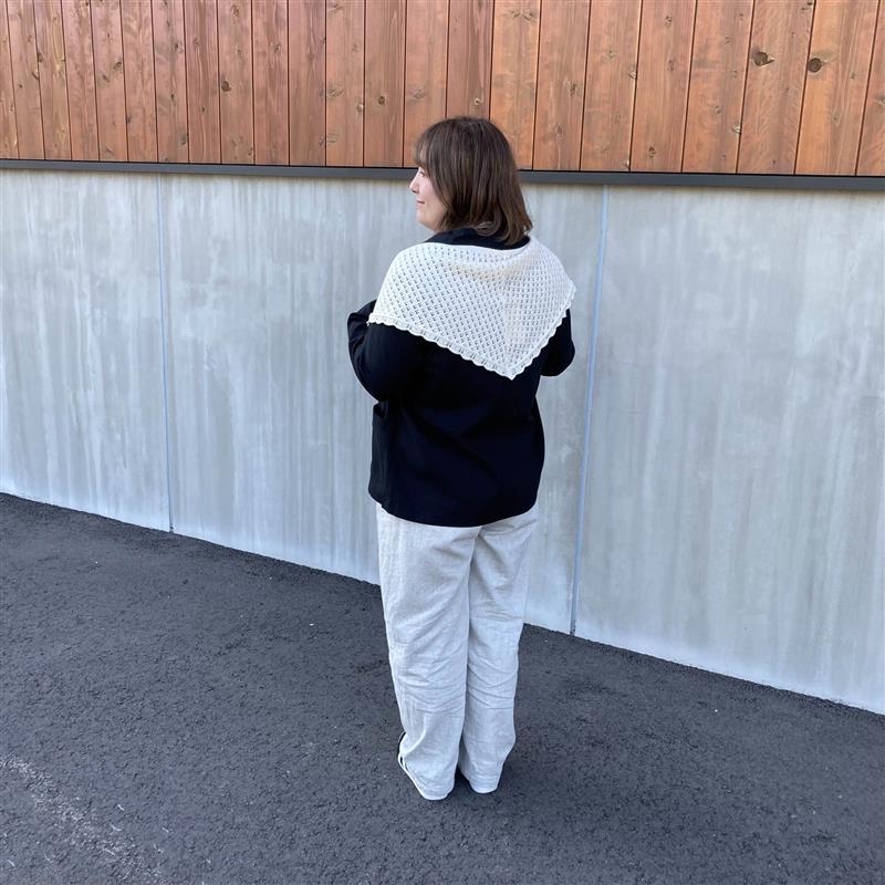 コットン透かし編みニット三角スカーフ