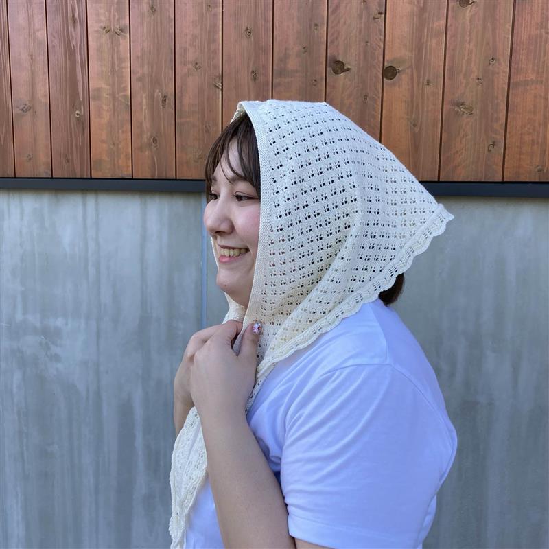 コットン透かし編みニット　三角スカーフ