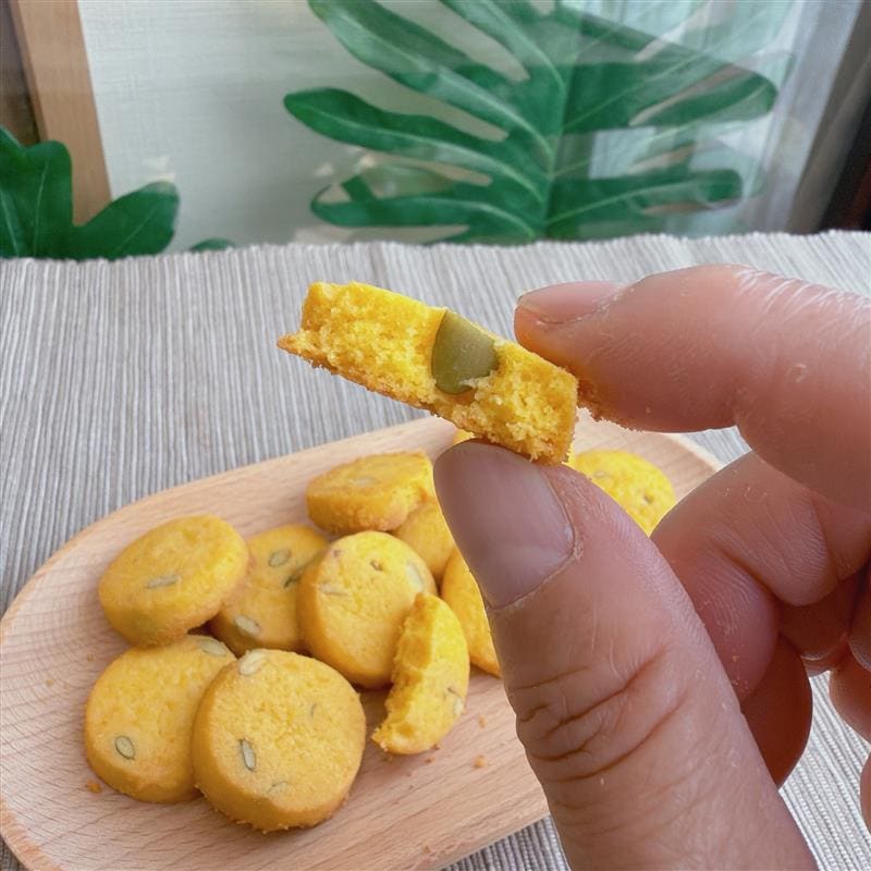 ほめられかぼちゃのクッキー断面