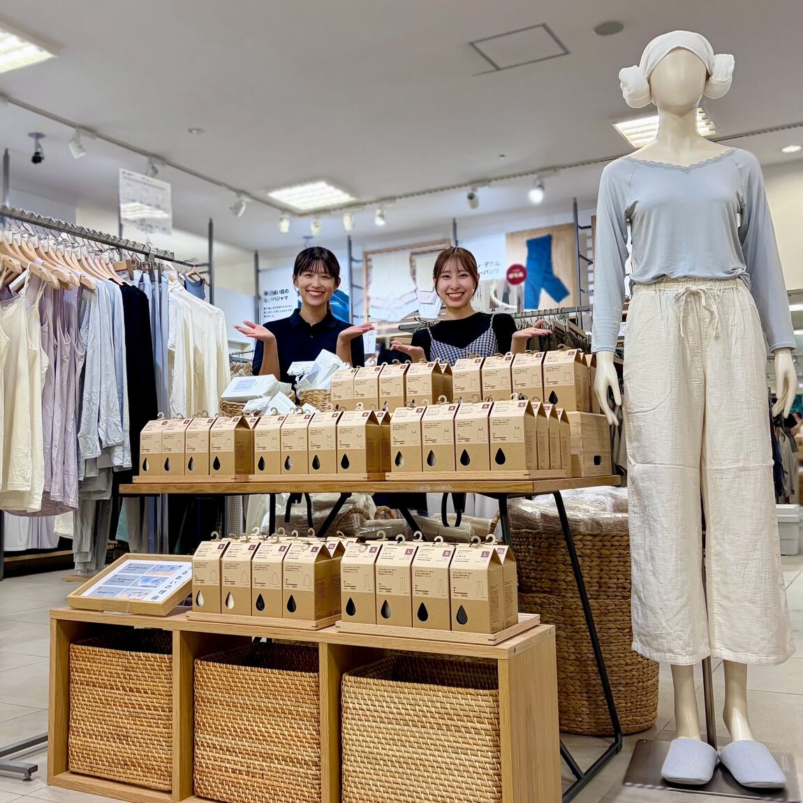着るスキンケア売場