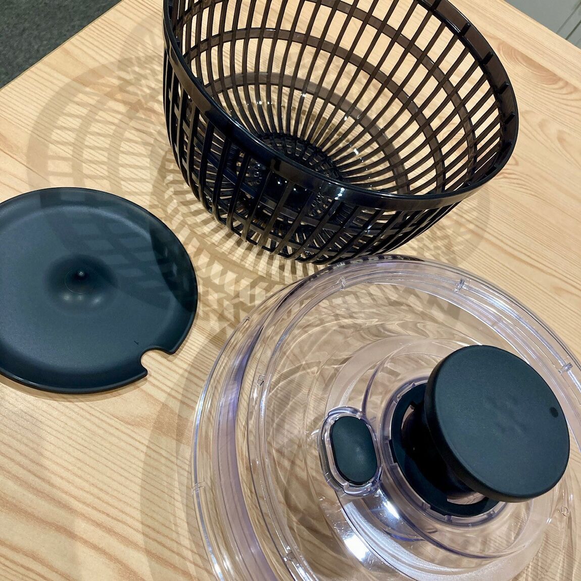 【アミコ東館】野菜をシャキッと、プッシュ式サラダスピナー_BP8bGY