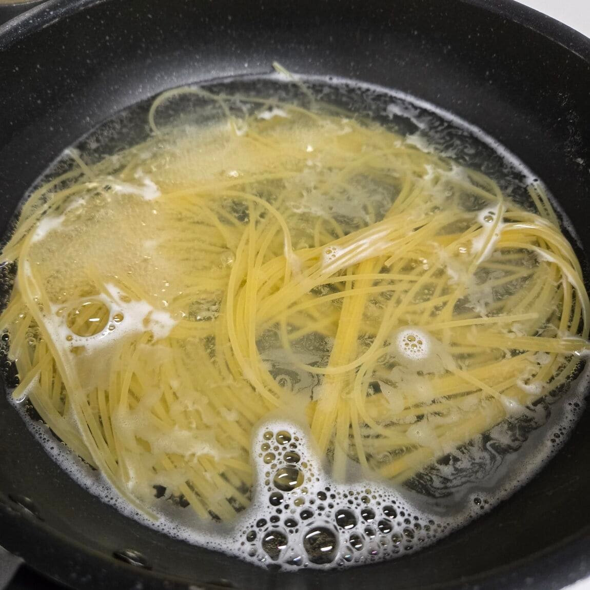 【イオンモール伊丹】あえるだけのパスタソース　いかすみ_c40ooK