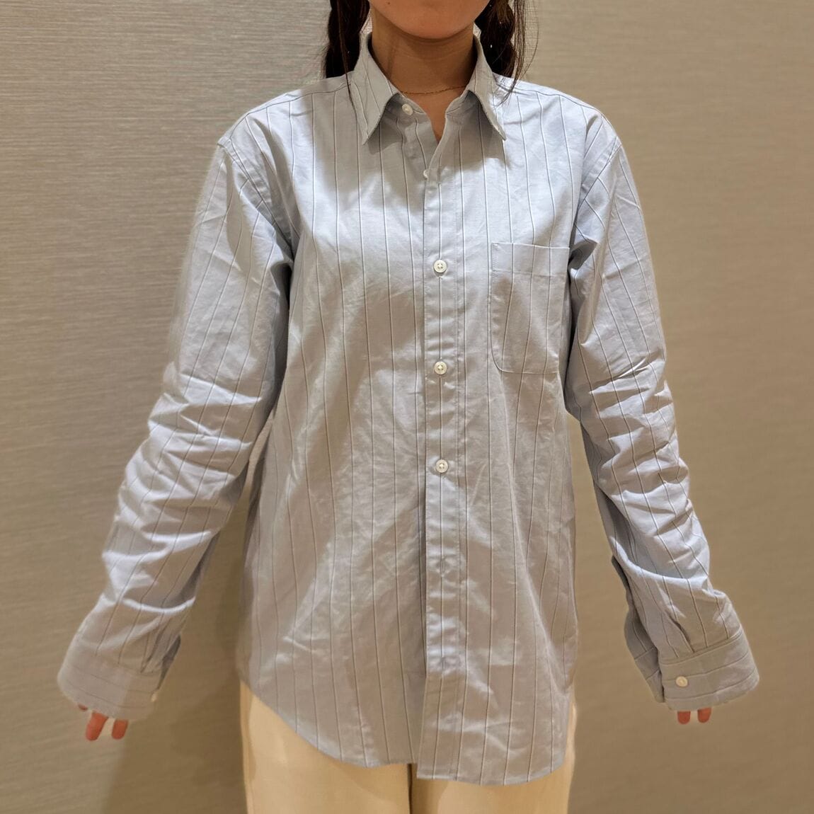 【アミコ東館】　シャツコーデで秋らしく_C3eOgs