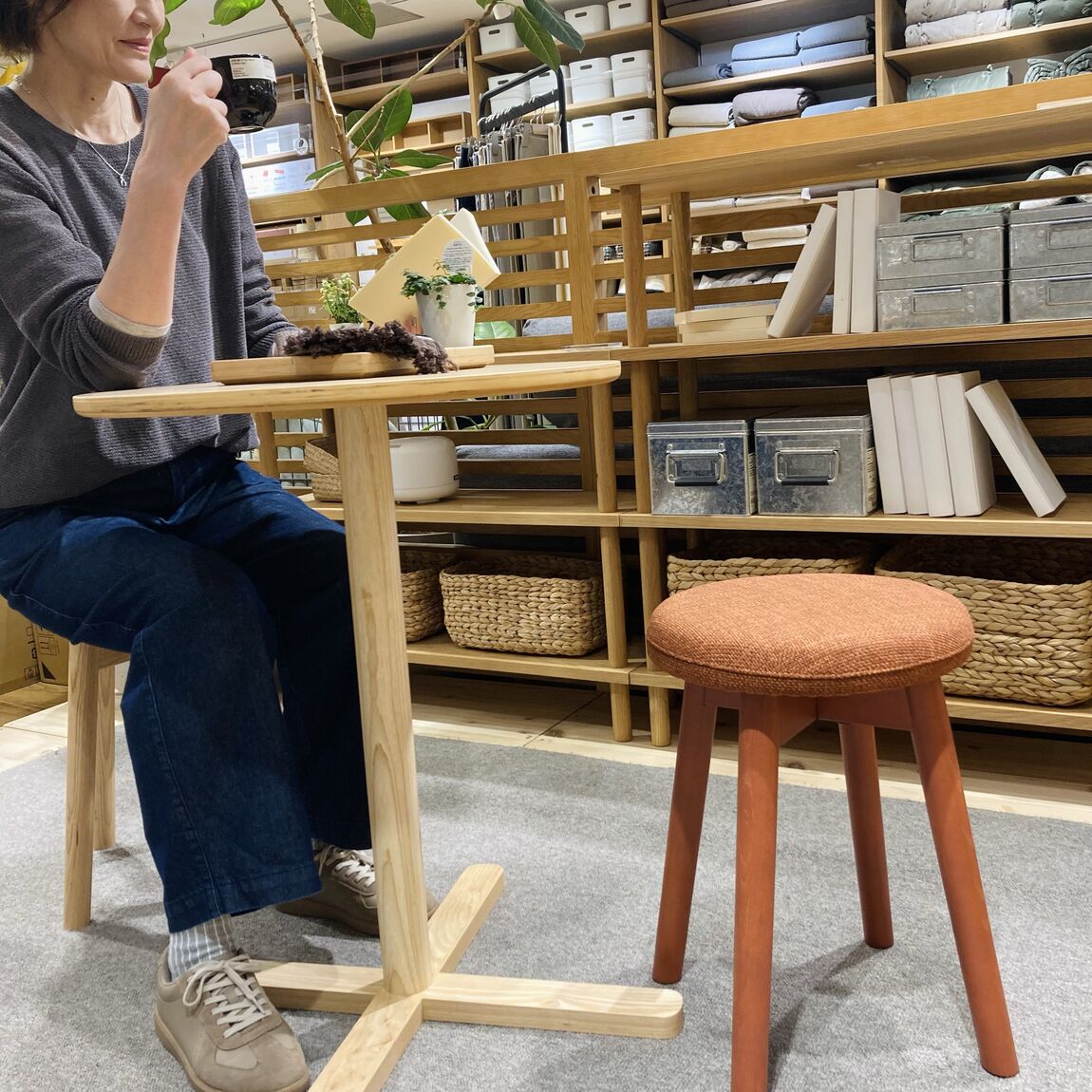 【NEWoManYOKOHAMA】日々に木のぬくもりを。『木製スツール』_Cg1VuE