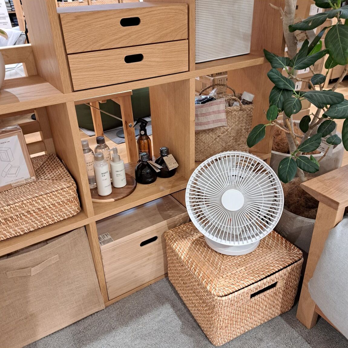 https://contents.muji.com/jp/sites/jp/files/%E3%82%B5%E3%83%BC%E3%82%AD%E3%83%A5%E3%83%AC%E3%83%BC%E3%82%BF%E3%83%BC_1.jpg