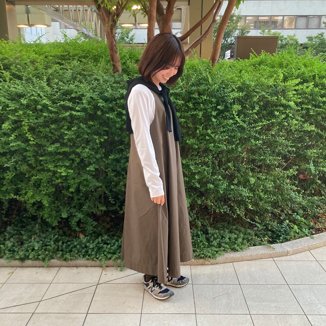 女の子が立っている写真