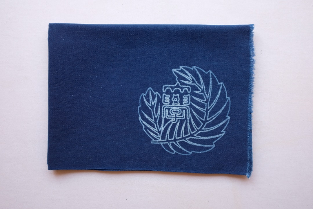 製品名：農工大徽章入り藍染め手ぬぐい　事業所名：染織工藝ことや_1.jpg 
