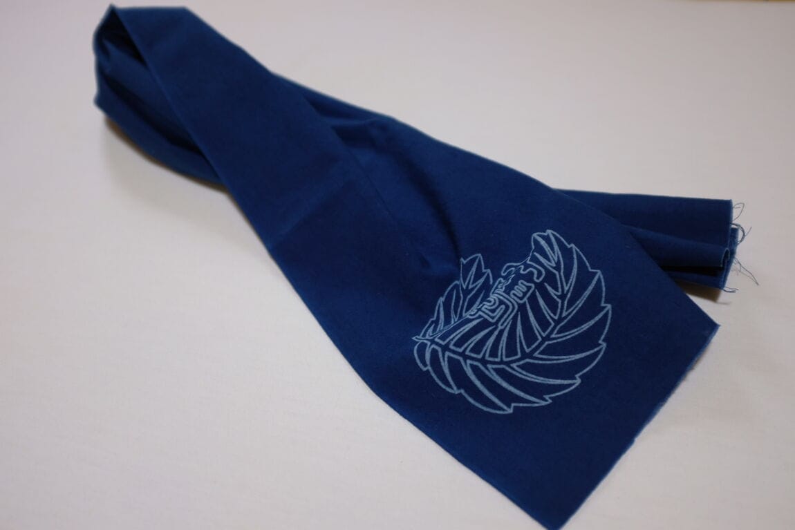 製品名：農工大徽章入り藍染め手ぬぐい　事業所名：染織工藝ことや　.jpg