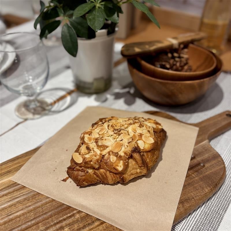 アーモンドクロワッサン