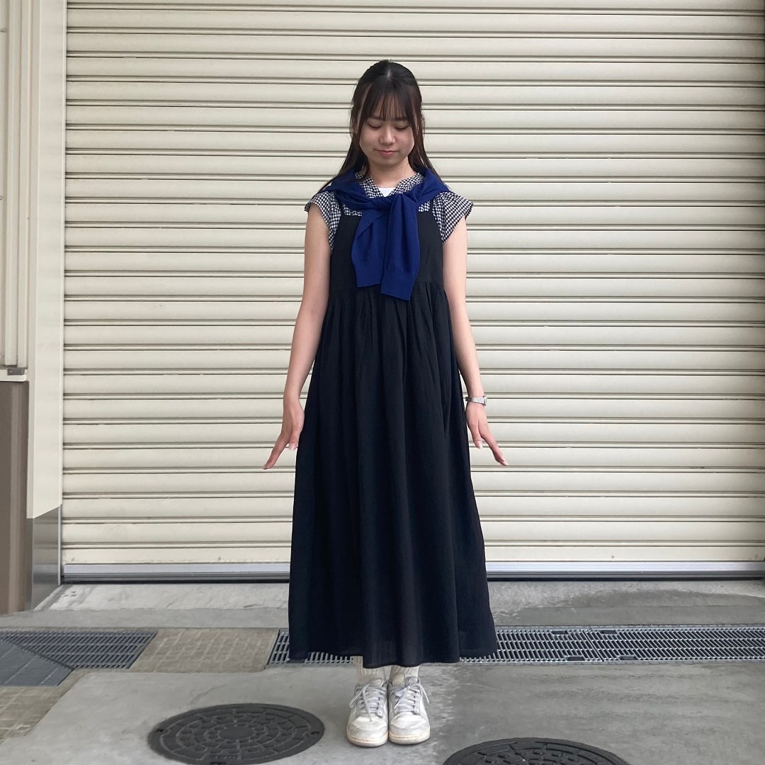 スタッフスナップ　全身　前