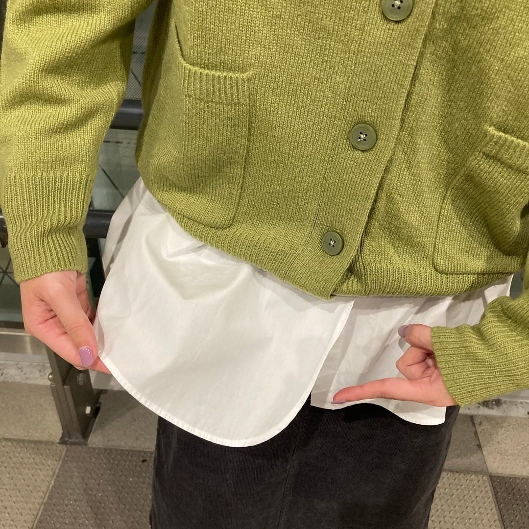 カーディガンアップの写真