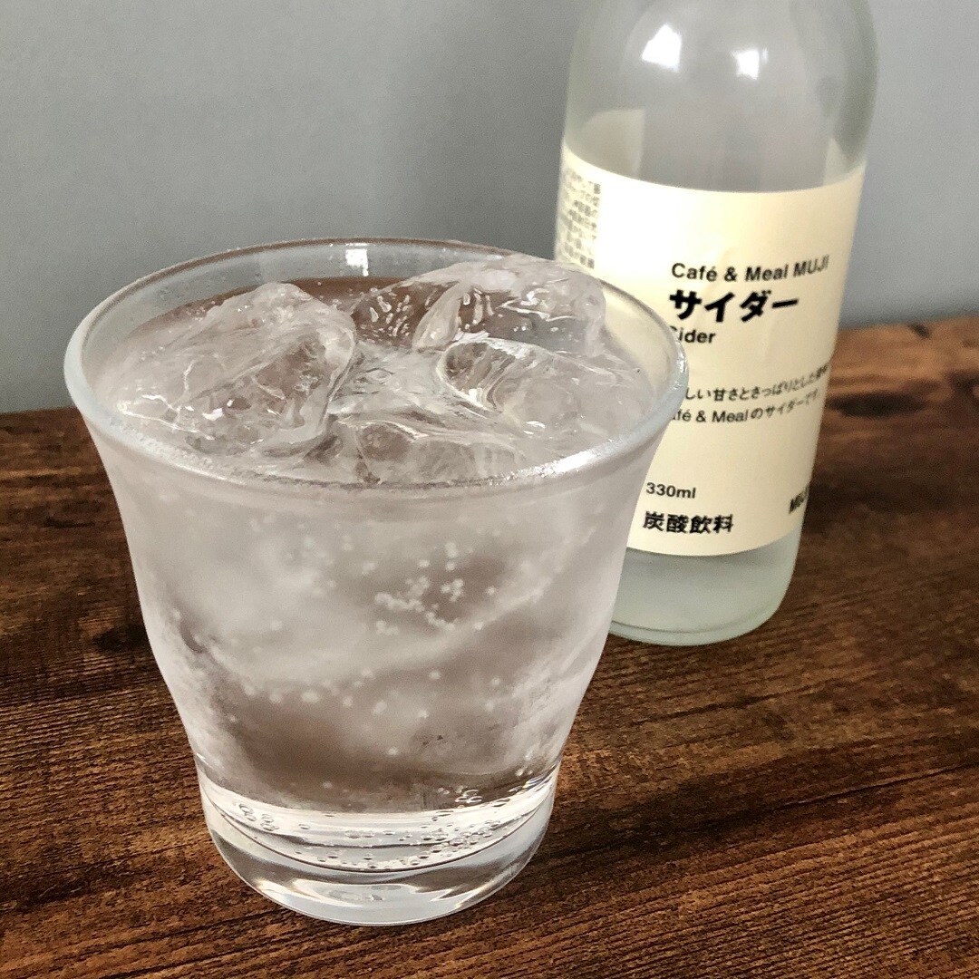 冷たい飲み物も涼しげ