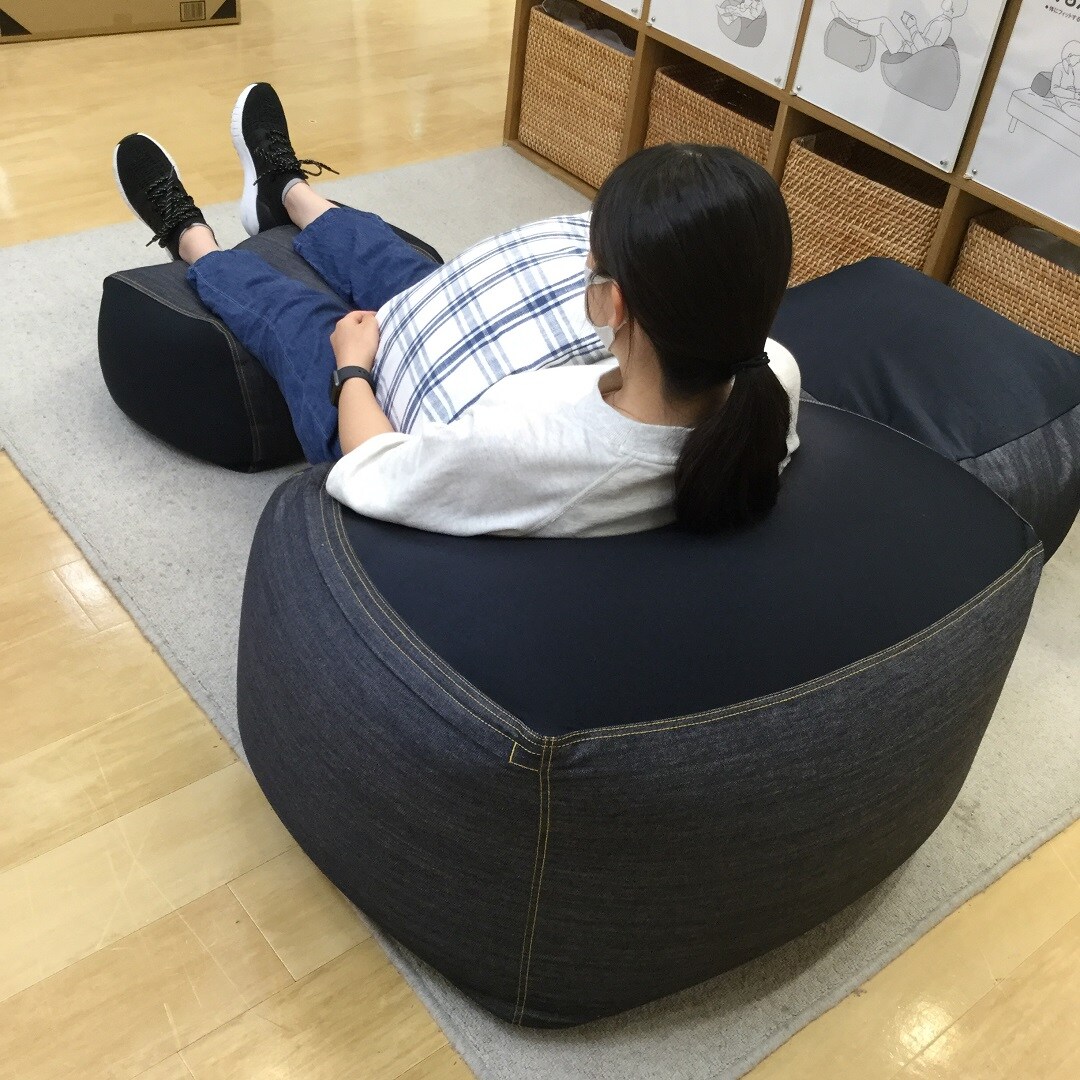体にフィットするソファ