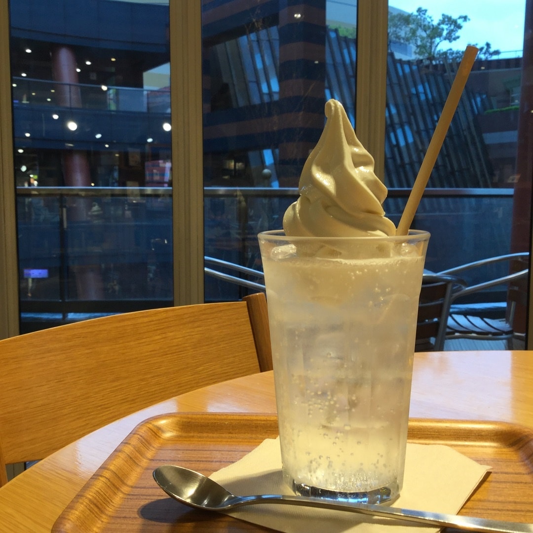 【MUJIキャナルシティ博多】Cafe&MealMUJIのサイダー・メロンソーダ｜一緒におすすめしています