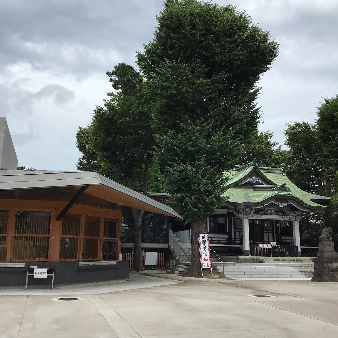 亀有香取神社　拝殿と社務所
