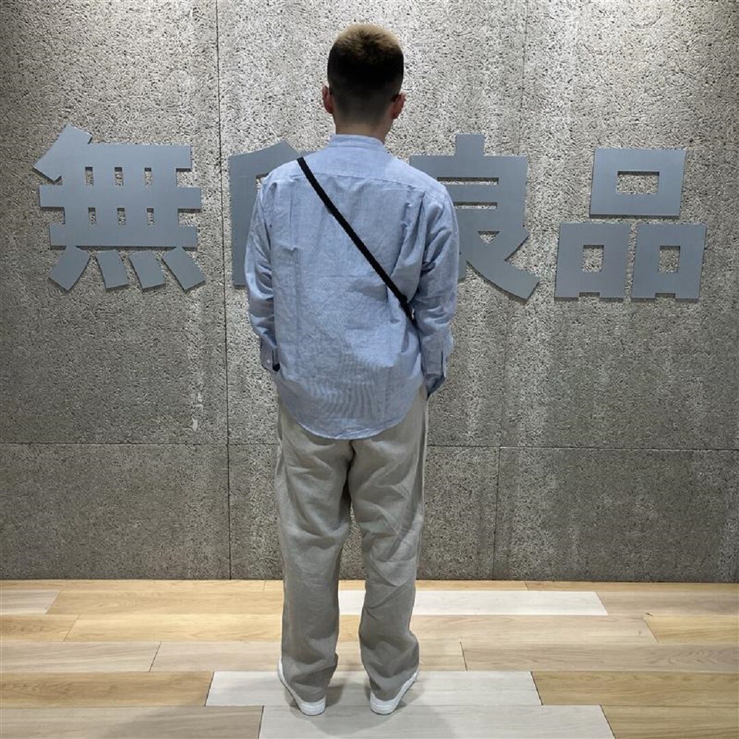 後ろ