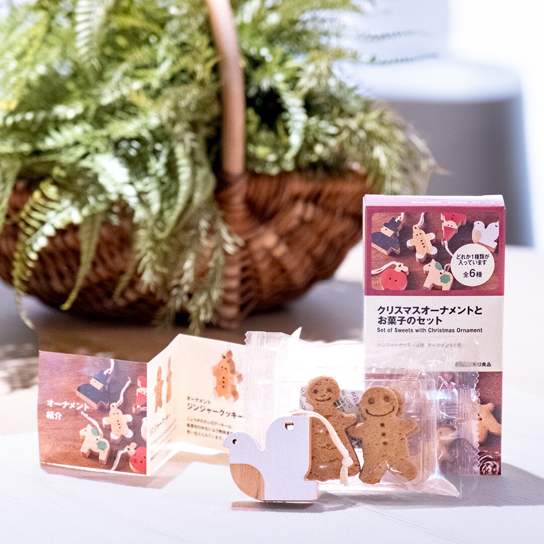 クリスマスオーナメントとお菓子のセット
