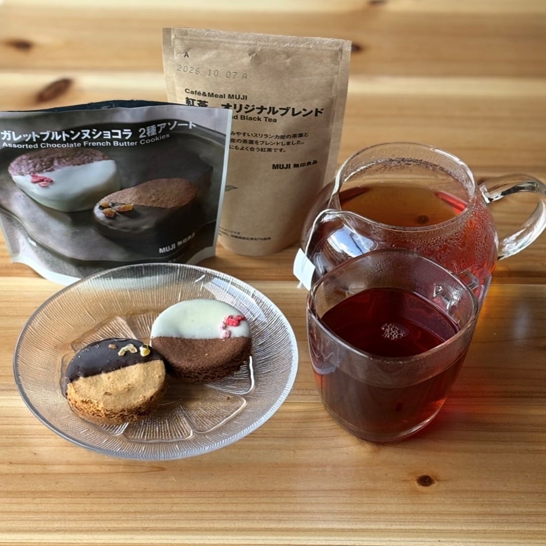 ガレットブルトンヌと紅茶の写真です。