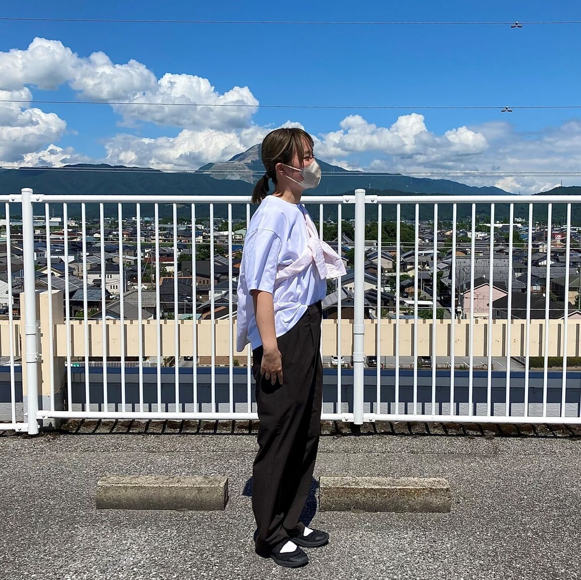 横