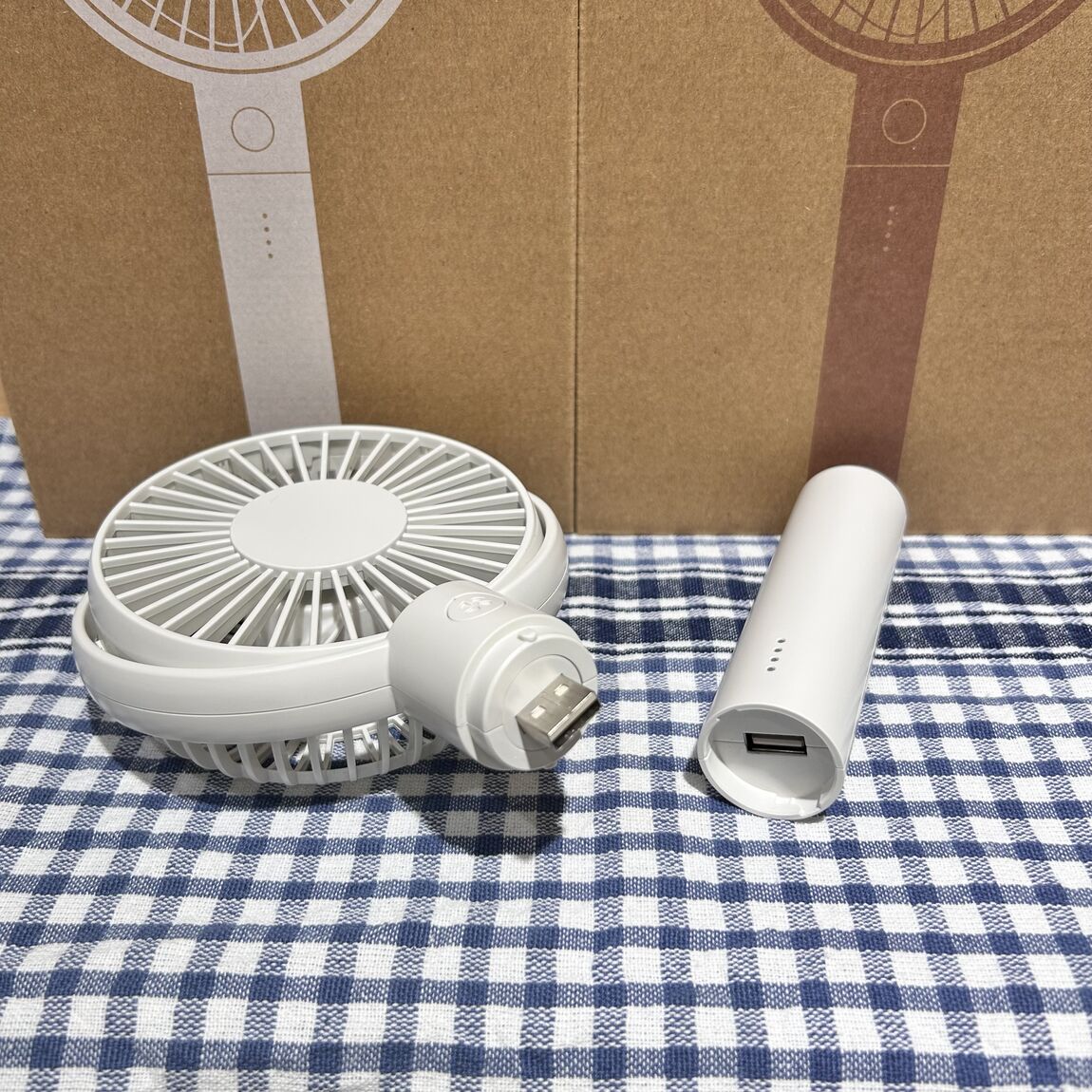 角度が変えられる充電式ハンディファン