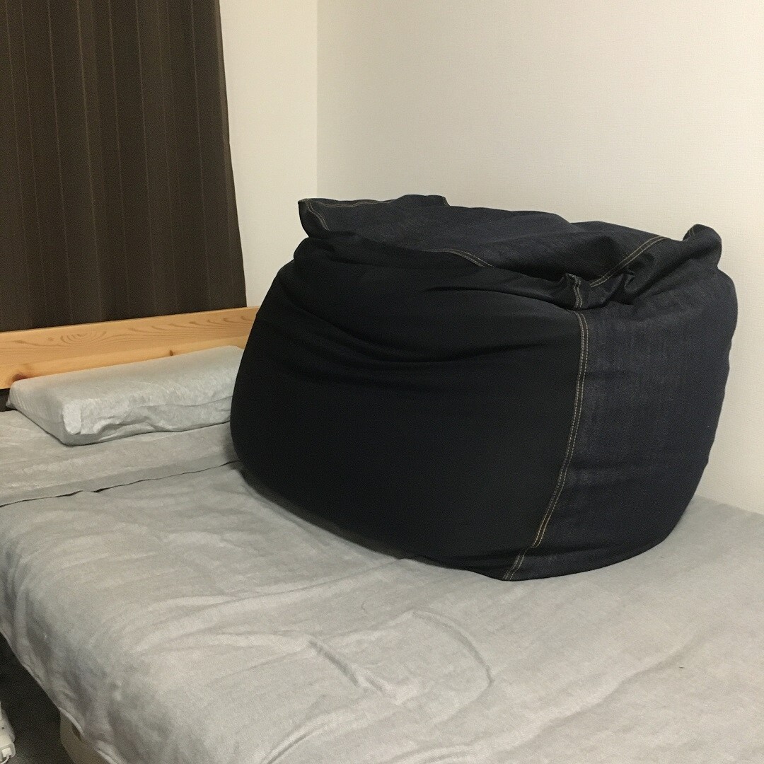 体にフィットするソファ３
