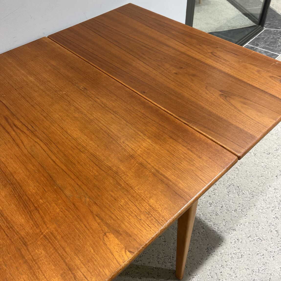 ダイニング４