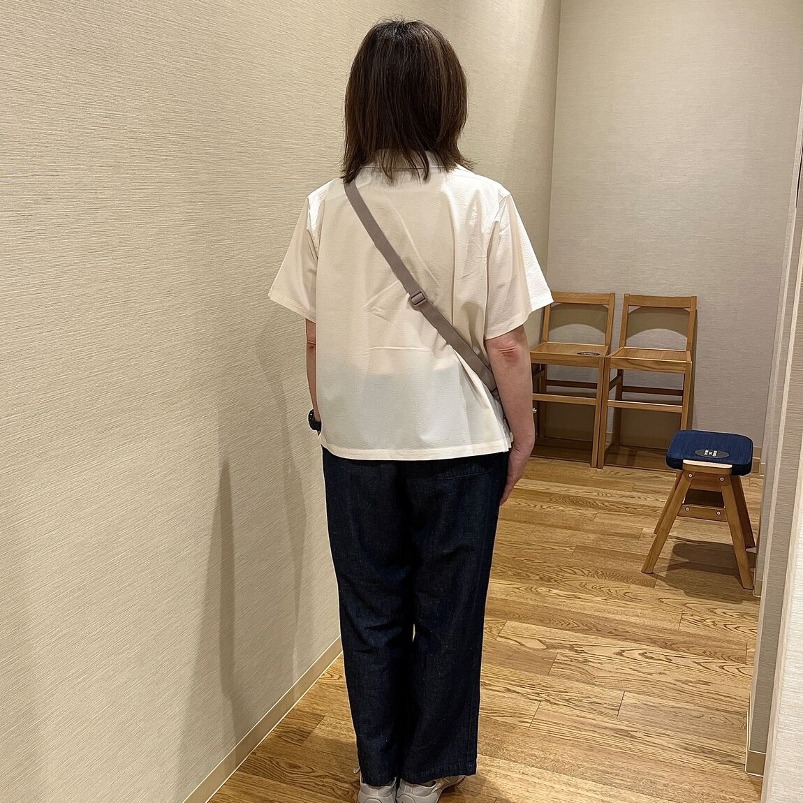 後ろ