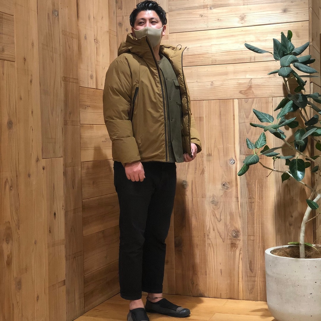黄色