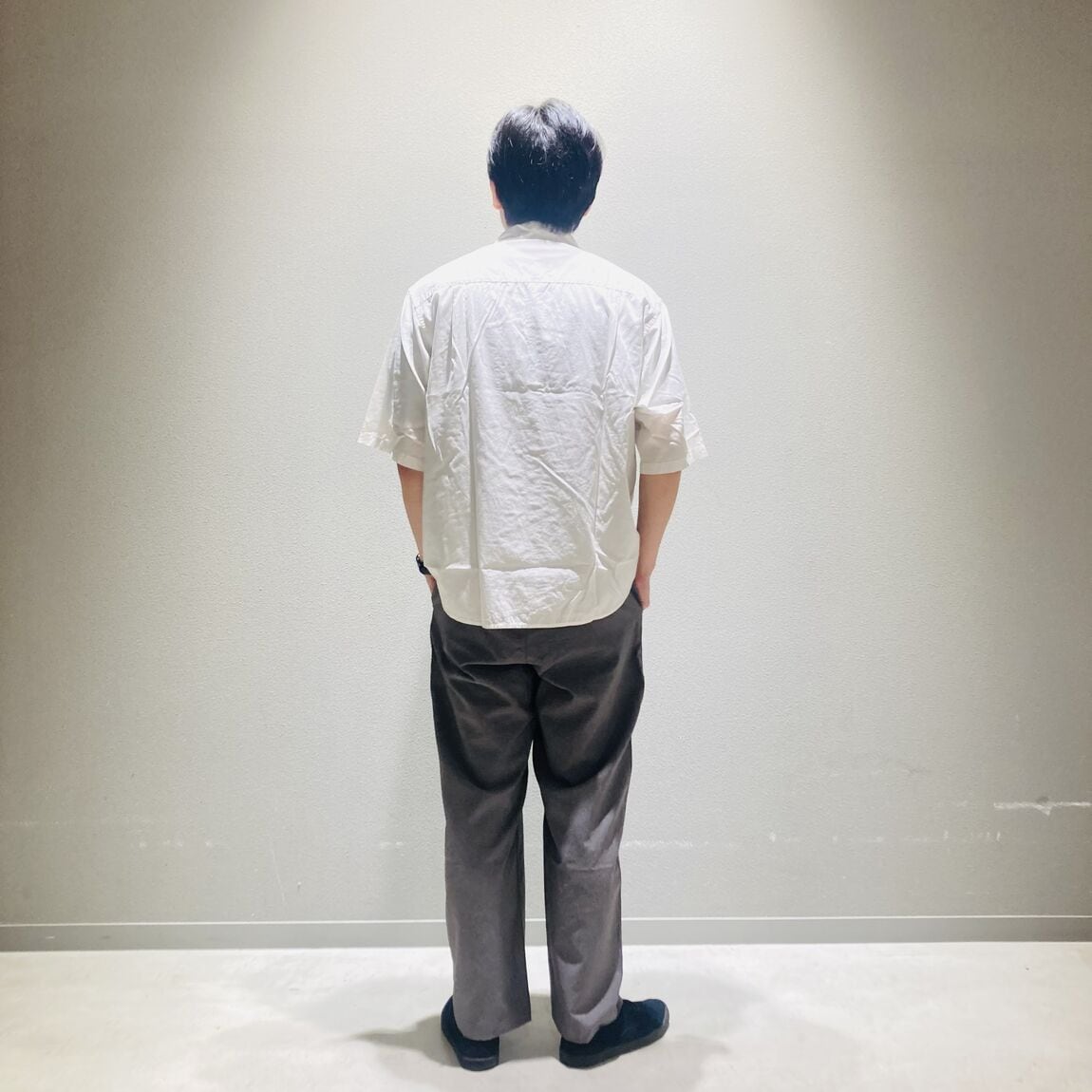 うしろ