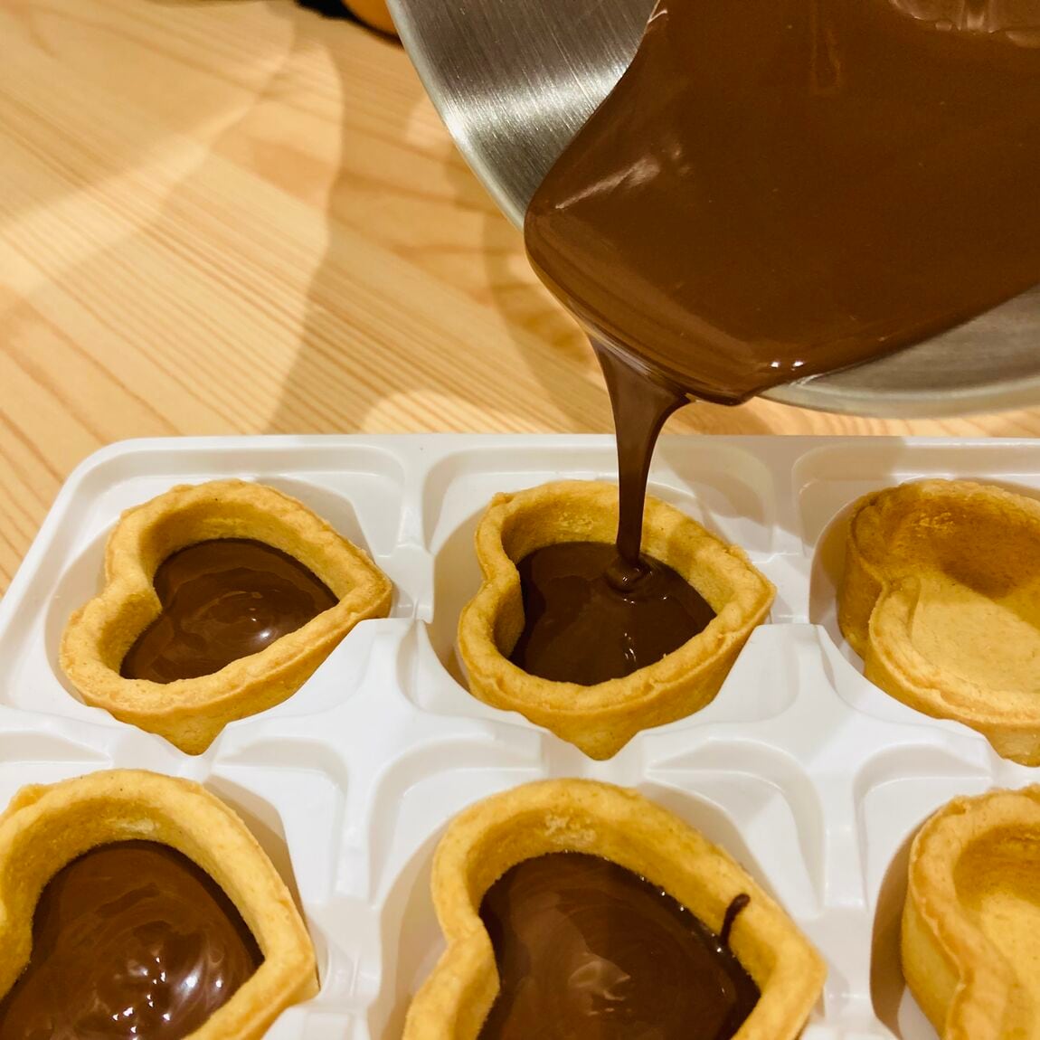 タルトチョコ流し入れる