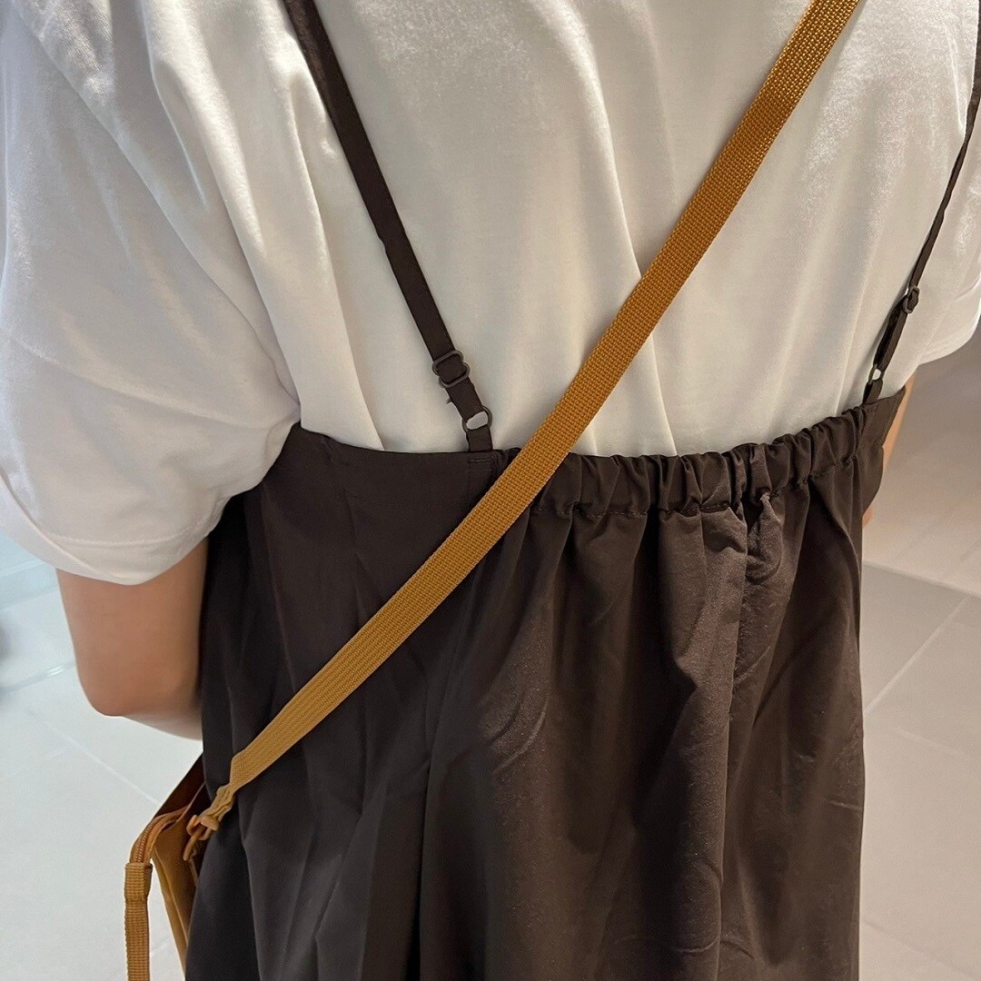上半身後ろの画像